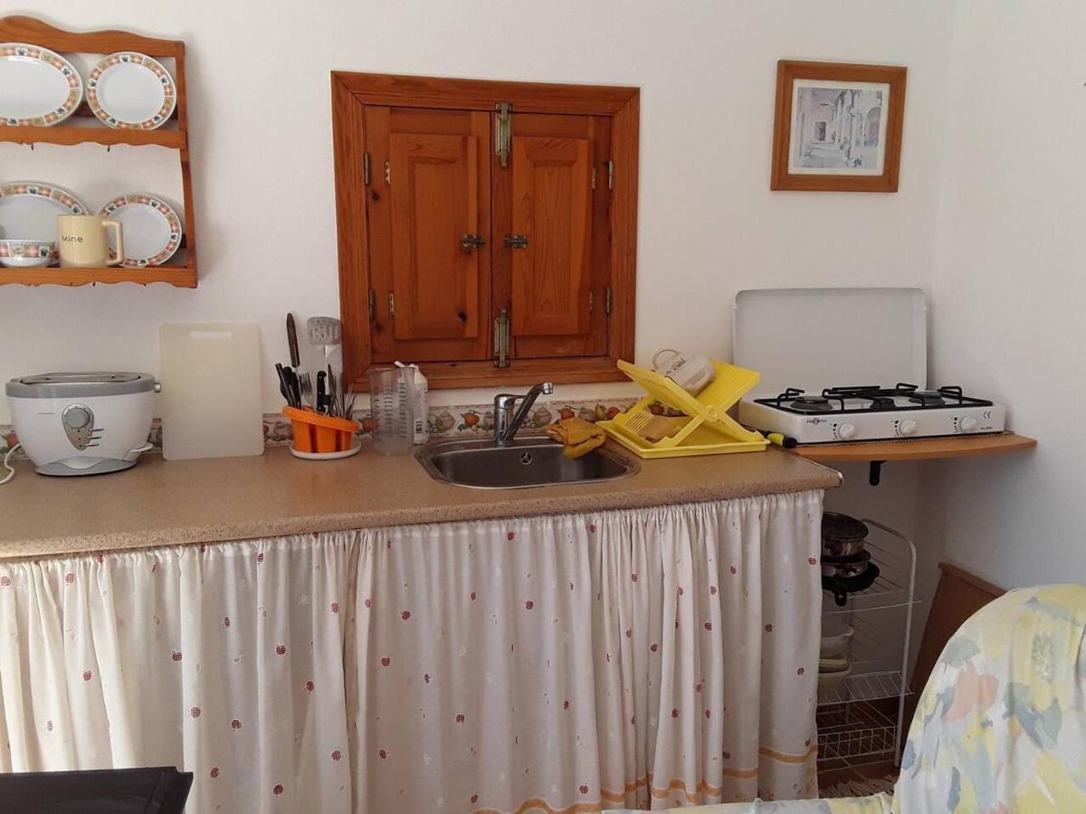 2-Bed Apartment - Sleeps 3 - Parking - Near 阿尔沃斯 外观 照片